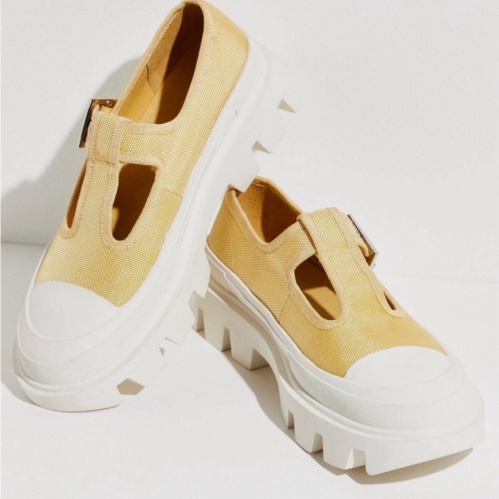 Free People x Jeffrey Campbell Marley Mary Jane Platforms Size 8.5